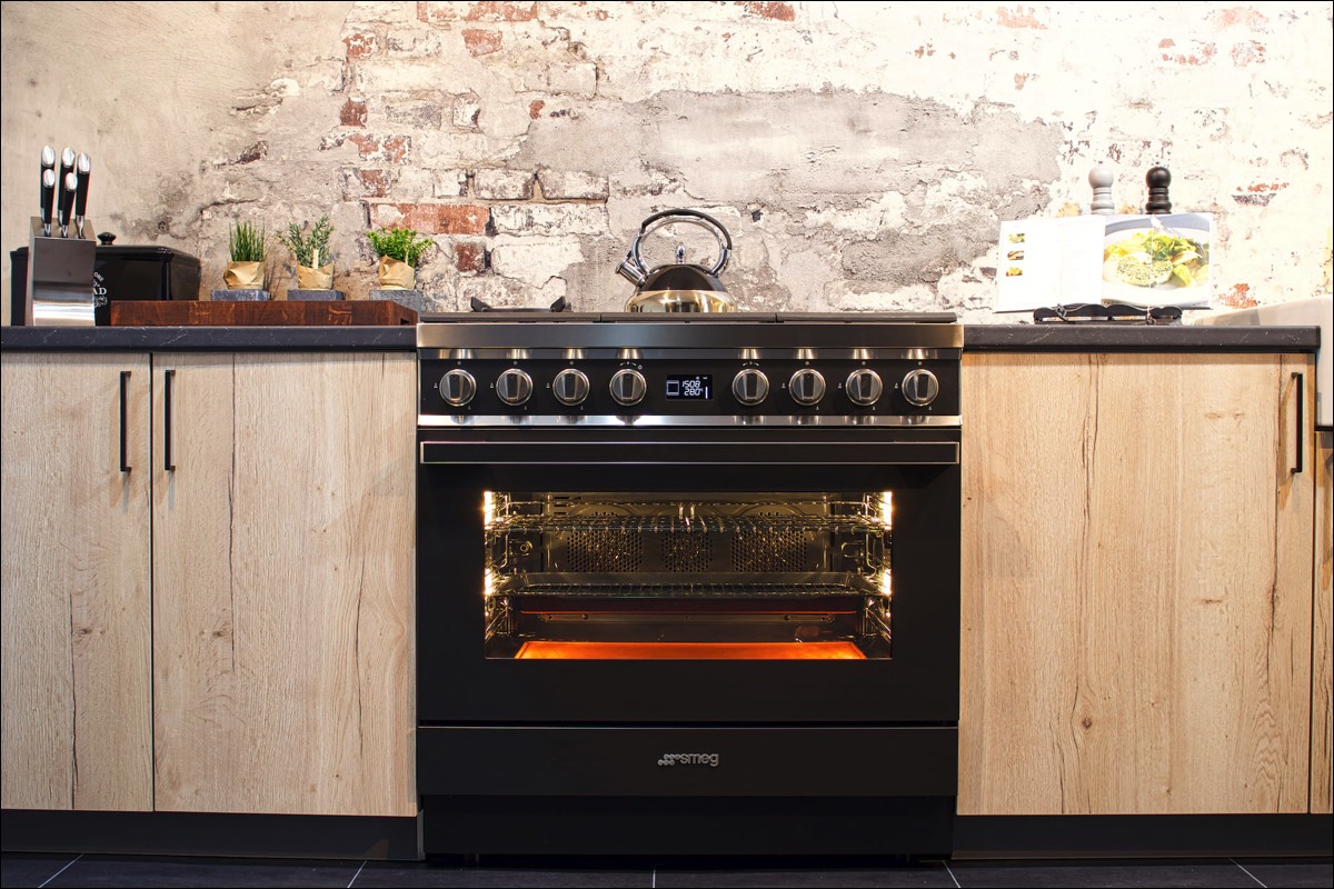 Smeg Portofino der moderne Range Cooker mit Pyrolyse-Selbstreinigungsfunktion