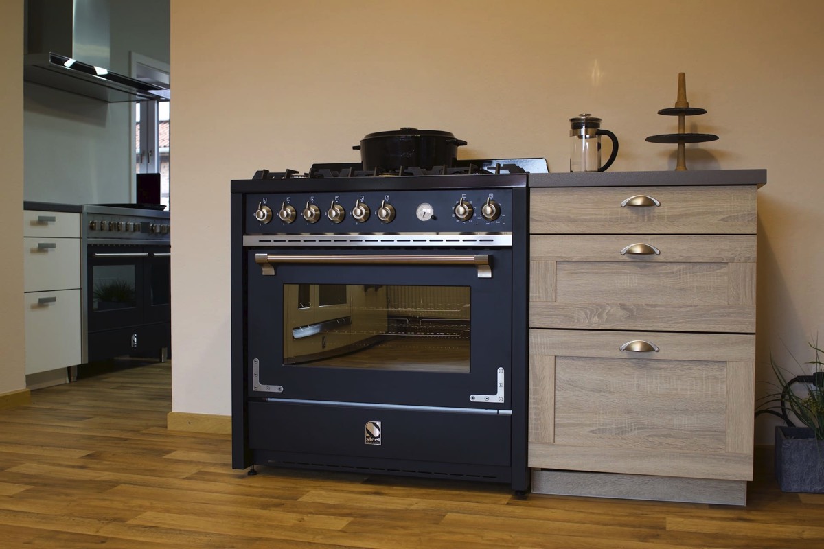 Steel Cucine Oxford Range Cooker im neutralen anthrazit 